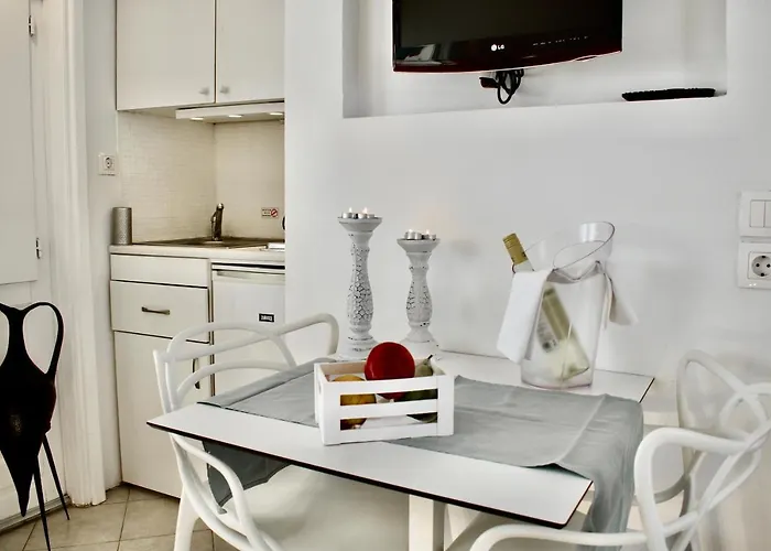 Aeolos Art & Eco Adults Only 4* Imerovigli (Santorini)