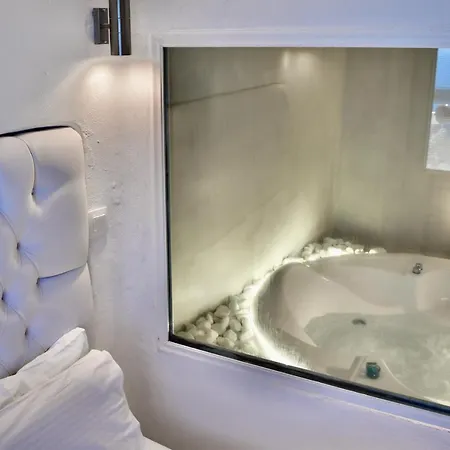 Aeolos Art & Eco Adults Only 4* Imerovigli