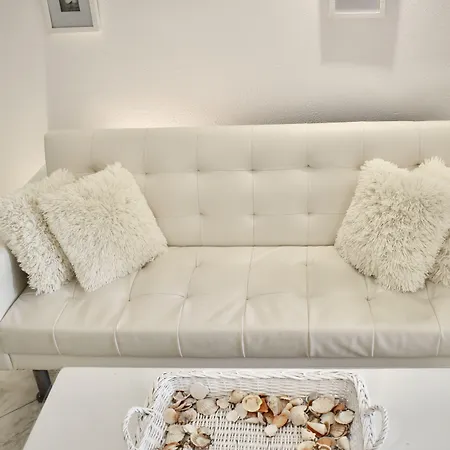 호텔 Aeolos Art & Eco Adults Only 이메로비글리