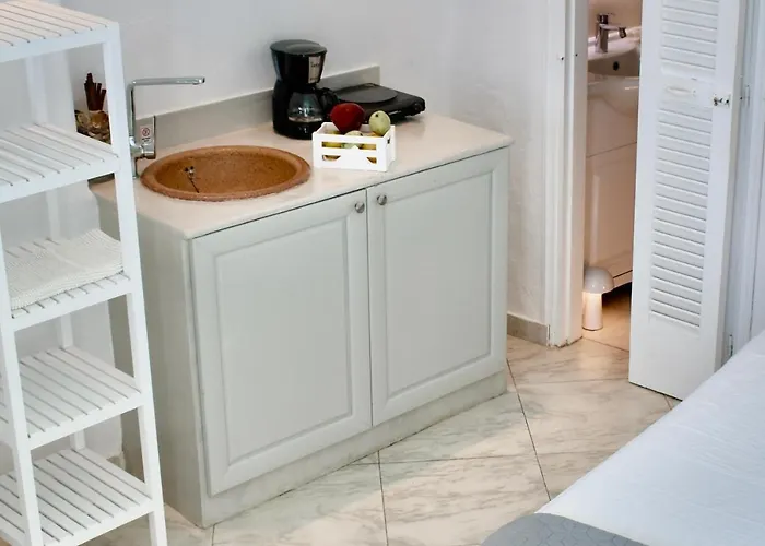 Aeolos Art & Eco Adults Only