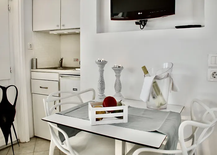 Aeolos Art & Eco Adults Only Imerovigli (Santorini)